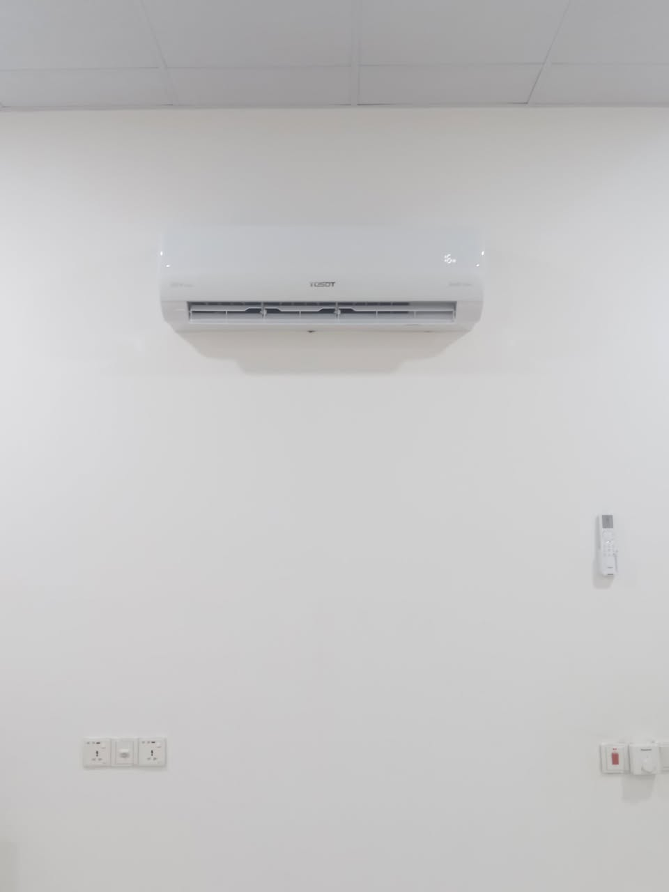 تنصيب سبلت٤٠ الف
غسل سبلت ٣٠ الف
غسل سبلت كنتوري ب ٣٥ الف غسل مكيف١٥ الف 
 فتح سبلت فقط ب ١٥ الف
نقل سبلت من مكان الى مكان ثاني مع غسل 
ب ٦٥ الف..
 صيانه مكيف اذا كان في ليك ٦٠الف بدون شحن غاز.. عطل كهربائي للمكيف + سبلت ب ٢٠ الف دينار
تصليح ليك في سبلت بدون غاز٦٠الف

للستفسار.. واتس اب ***********
وللتصال أيضاً..
.ماعليك فقط الاتصال ونجيك للبيت تصليح موقعي..
