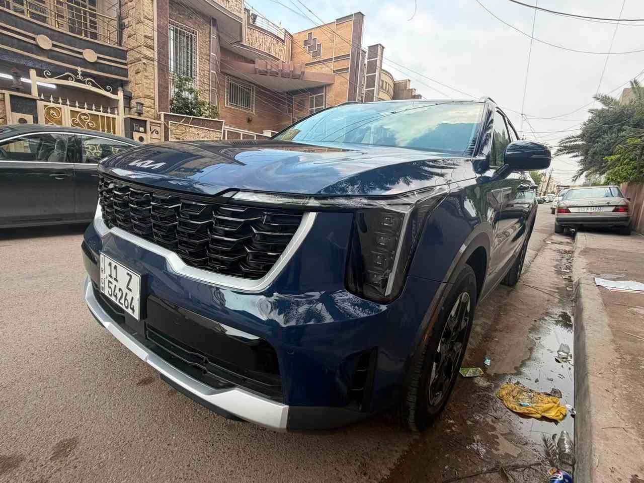 السلام عليكم كيا سورنتو موديل 2024 وارد امريكي حادث فقط تبديل بنيد بدون ايرباك ماشية 15 الف كم فول مواصفات سيارة جدا نظيفة رقم بغداد بأسمي السعر 265 ورقة وبيها مجال مكانها بغداد حي القاهرة ***********
