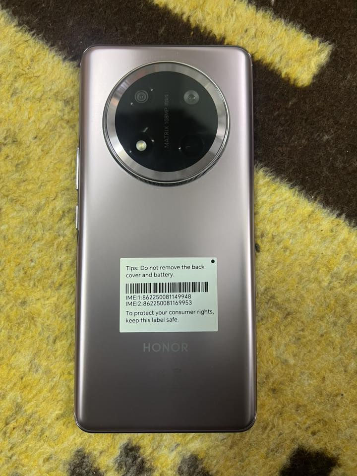 هونر x9c
ذاكره/256
جهاز جديم كارتون وشاحنه شحن سريع اصلي
استفسار/***********
