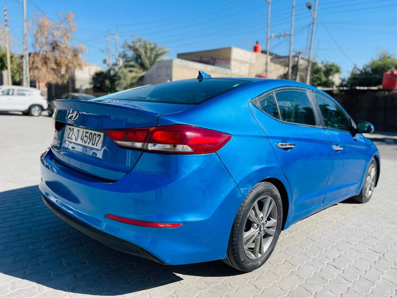 السلام عليكم للبيع النترا موديل 2017 وارد امريكي رقم اربيل دولي سنويه لل 28 تحويل او وكاله شوكت متريد موصفات  SE دواخل لونين تحكم ستيرن شاشه كامره مثبت سرعه كروز محرك 2000 دوش مامفتوح سياره جديده كلش وجاهزه للاخير محرك كير حداده تبريد تدفئه تخم تاير ماكو اي نقص السياره حادثهه من امريكا مدكر ايمن وبتب وبلعراق نصبغت حزام اثر شخوط مابيهه اي ضربه داخليه  باقي السياره مابي شي وترايك وين متريد السعر 104 وهاذا رقم صاحبهه مكاني بصره *********** البصرة, العراق
