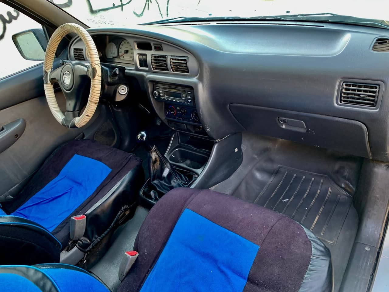 مازدا للبيع موديل 2006 رقم بغداد السيارة مكفولة تحويل مباشر سنويه إلى 28 السعر 75 وبيه مجال مكاني بابل ***********
