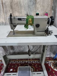 مكينة خياطة • للبيع • أجهزة منزلية