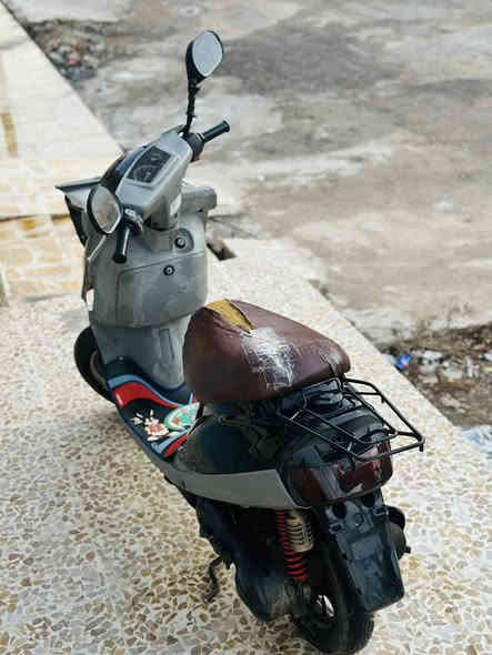 موطور بزون نضافه فول 
كهربائيات كله شغال 
سلف بس رايدله باتري 
اشاير لايت كله شغال 
هندر واحد يشتغل شرط 
قطاره مال بانزين شرط 
ويا الأدرع الأصلي ماله بدلته 
السعر 200 للاستفسار الاتصال ع رقم *********** متوفر وتساب
