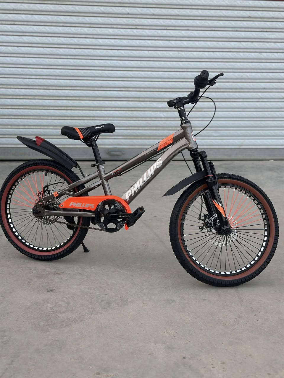 بايسكل حجم 20 ماركة PHILLIPS 
🦅شركة النسر العربي للدراجات الهوائيه والشحن 🦅
توفر لكم كل ماهو جديد وحصري واصلي 
العنوان بغداد بعد علوة الرشيد قرب قوس بغداد 📍
يوجد توصيل لجميع العراق خلال 24 ساعه 
***********
