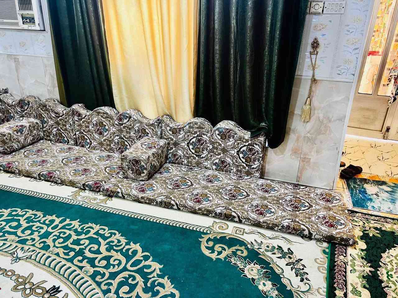 جلسة عربيه 16 متر تكفي ل أستقبال 4×6 استعمال قليل للبيع العنوان السماوه قضاء الخضر 
للأتصال ***********
