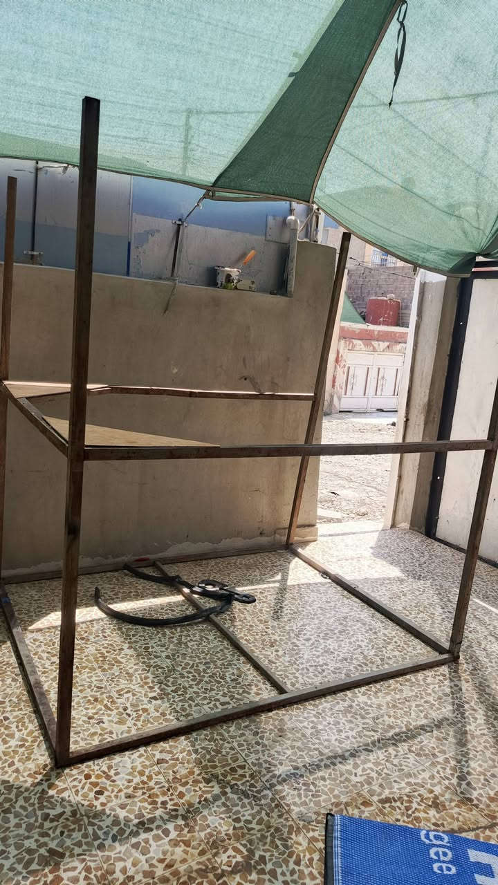 السلام عليكم 
هيكل كشك طول2متر157عرض 220ارتفارع ***********واتساب
