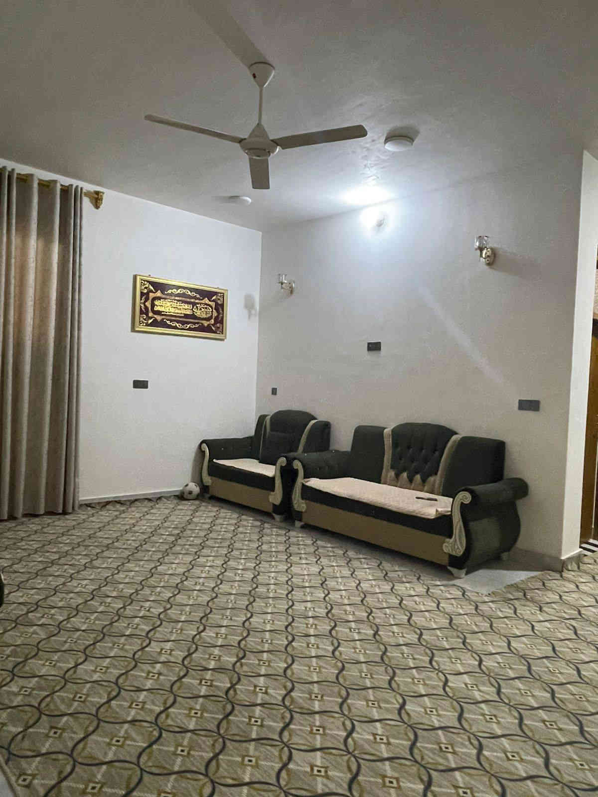 بيت للبيع مساحته 250 متر  طابو صرف بنات حديث 2024 مكان العزيزية الشهداء  الوجيه ١٢ ونص
والنزال ٢٠ يحتوي على خمس غرف نوم 
وصاله ٢
وحمام٢
ومطبخ
ومدخل +استقبال 
مع منور ٢

للاستفسار الأتصال ع رقم ***********
