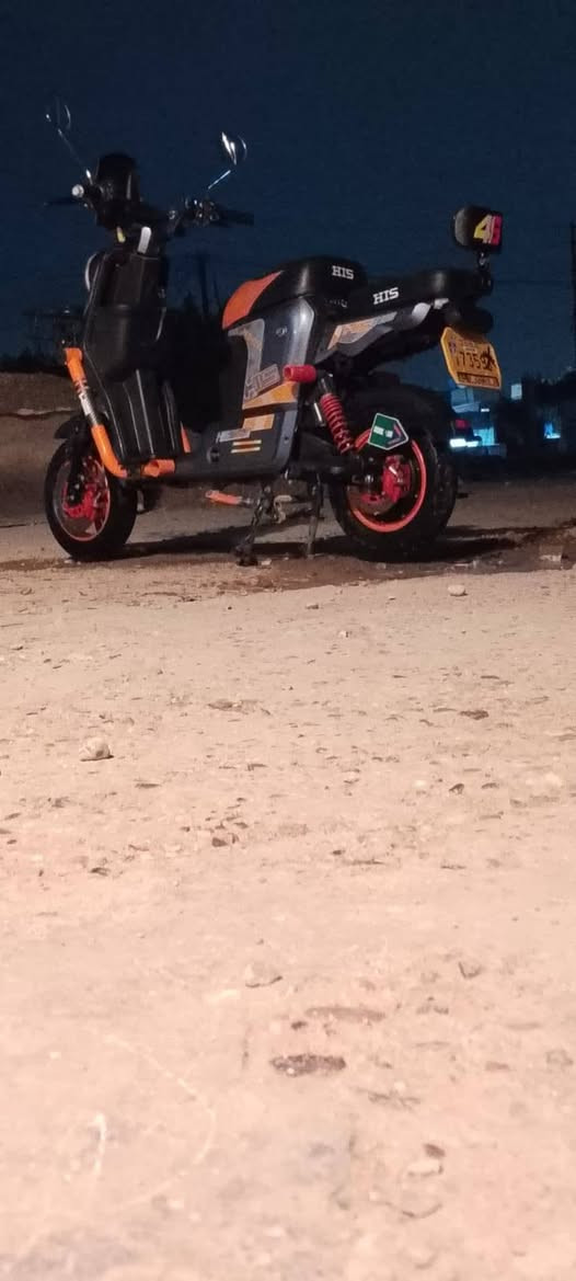 ملف2000 
5بطاريات اكبار
 مسجل  بلوتوث 
لتيتات بوما 
4 نمر + بك 
الدراجة جديد لستفسار اكثر هذارقم صاحب الدراجه اني مكلف بل النشر   الهاتف *********** مكان الدراجة بغداد الزعفرانيه
