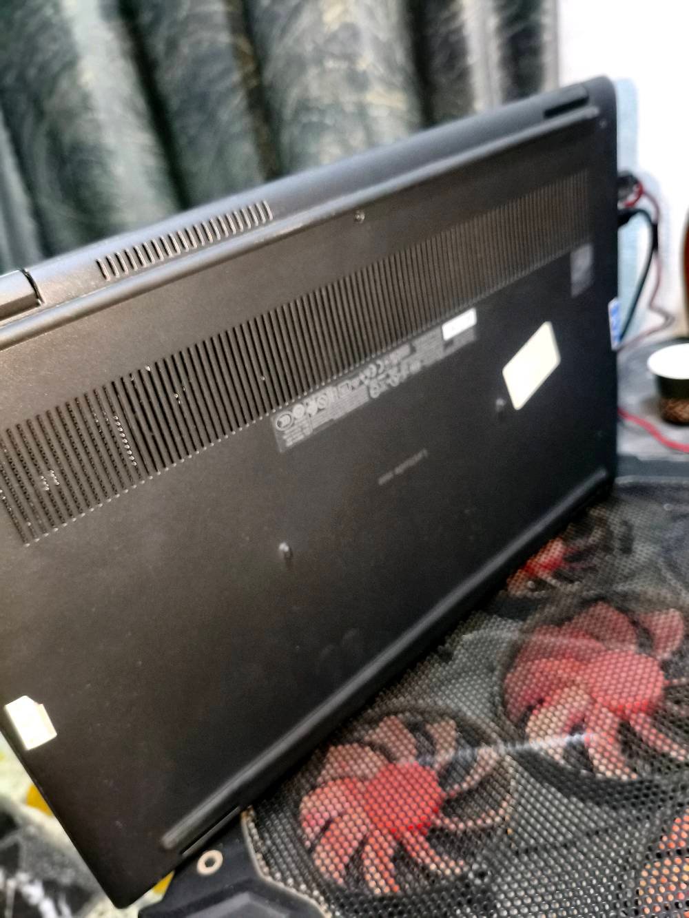 السعر 300
السلام عليكم لابتوب DELL i5 G11 
          RAM8 HARD 256 SSD نظيفه كلش
🔋بطاريه 100 شحنها يطول 3ساعات أكثر وياها فقط شاحنه مكاني بغداد الزعفرانيه
ماعندي توصيل ***********