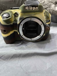 من رخصت الادمن نيكون 5200 للبيع كامل ملحقان نضافه 95‎%‎التواصل خا ص او...