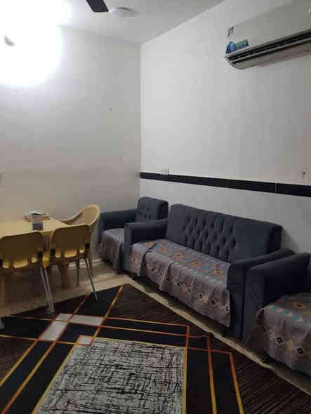 بيت البيع 👈مساحته 150 متر 👉واجها 7 ونص  ونزال 20 👈قاط واحد👉👈 البناء بلوك👉 غرفتين نوم وستقبال ومطبخ وحمام حمام داخلي تواليت خارجي بس البيتونه سكف سندويج الرضيه كاشي👈 بلزراعي مال بيت ضيفان👉 رابع فرع علي يدك اليسار بلخير تبليط ومجاري كهرباء ماي 👈عقد زراعي 117👉 المو من المنطقه راح اوصفله العنوان بغداد👈 منطقت بوب الشام👉 صايره فوك صيطرت جاي من القوس ع يدك اليمنه خدمات كامله  اكثر تفاصيل البيت بلمقطع الفيديو اليريد يشوف البيت من داخل ومن خارج يدخل علي خاص ادزله مقطع فيديو مال البيت 👈السعر 70 👉وبي مجال👈 مايرهم قصد ولا مقدمه حاضر فلوسه البيت👉  اتصال برقمي او خاص عادي بي وقت  ***********  واتساب 👉
