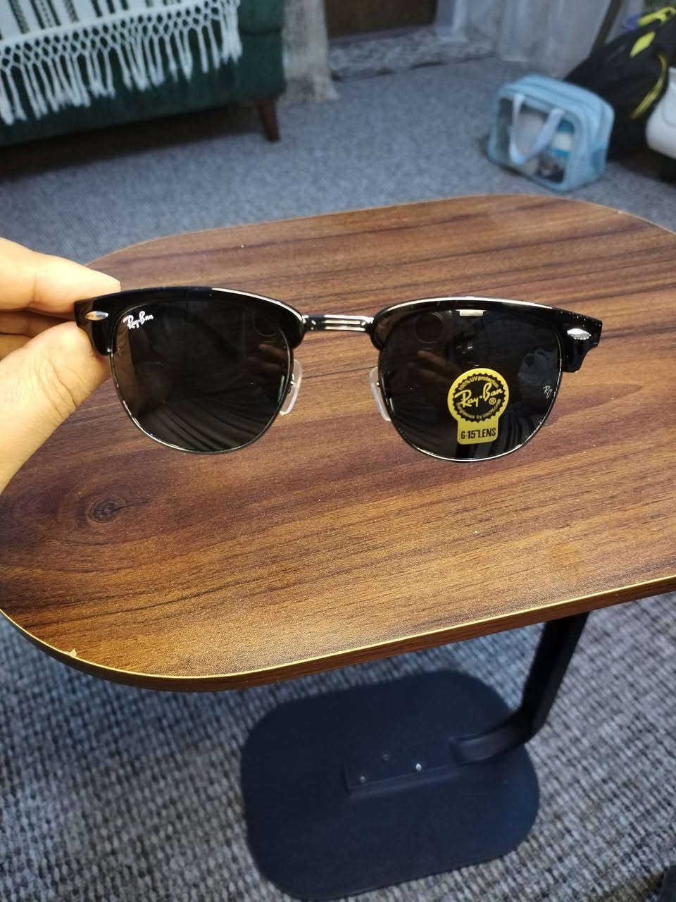 نظارة ماركة رايبان 
صنع في إيطاليا غير مستخدم 
نمبر كود RB3061 القياس 51
بوليرازد ويوفي uv400
حماية من اشعة الشمس وفوق البنفسجية 
قطعة راقية كجول ورسمي 
للحجز على خاص 
أو مراسلة واتساب ***********
توصيل لكل محافظات العراق
