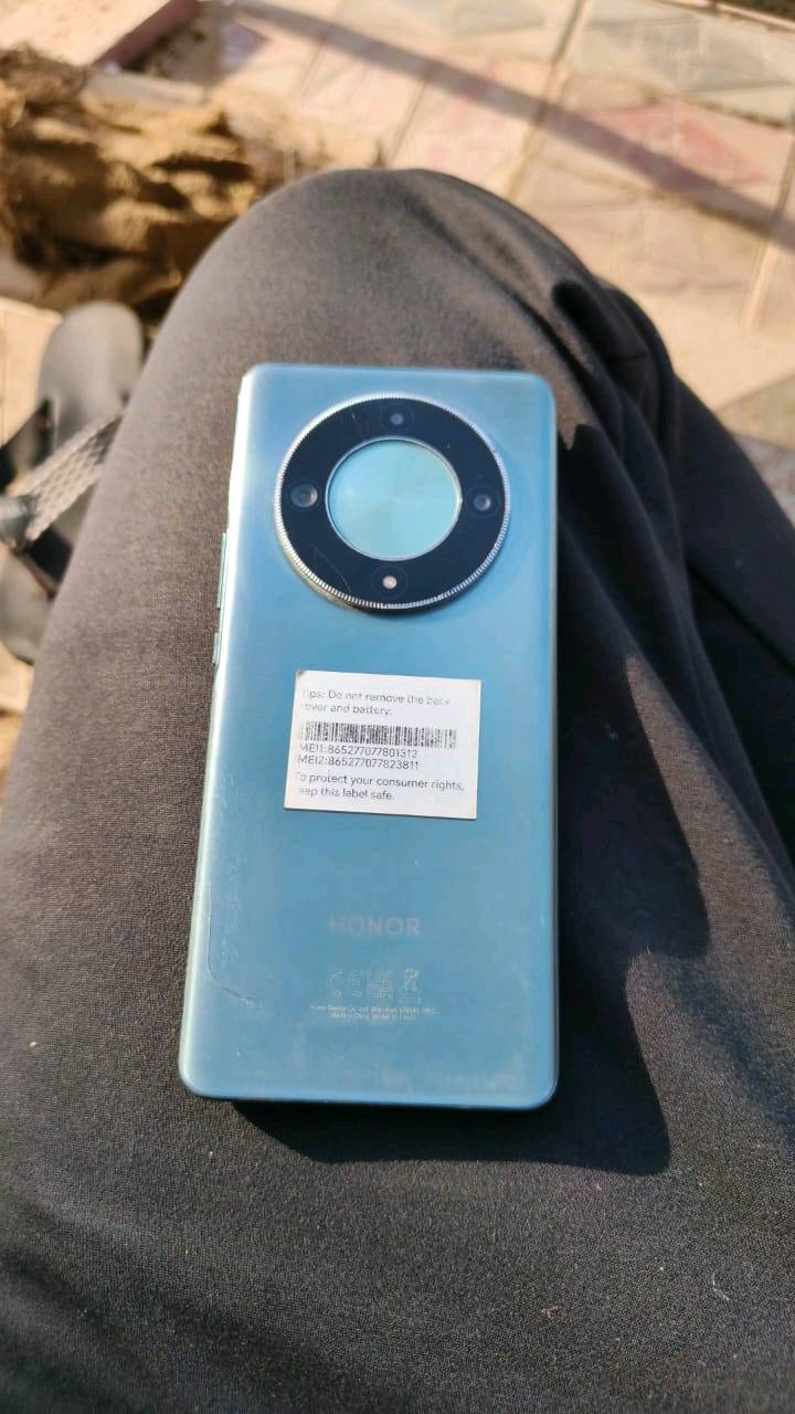 سلام عليكم جهاز HONOR X9b 5G ماداخل تصليح ابد ذاكره 256 عشوائيه 8 بطاريه 5800 ويا شاحنه فقط سعره 275وبي مجال بسيط االعنوان ناصريه مركز  رقم الهاتف ***********