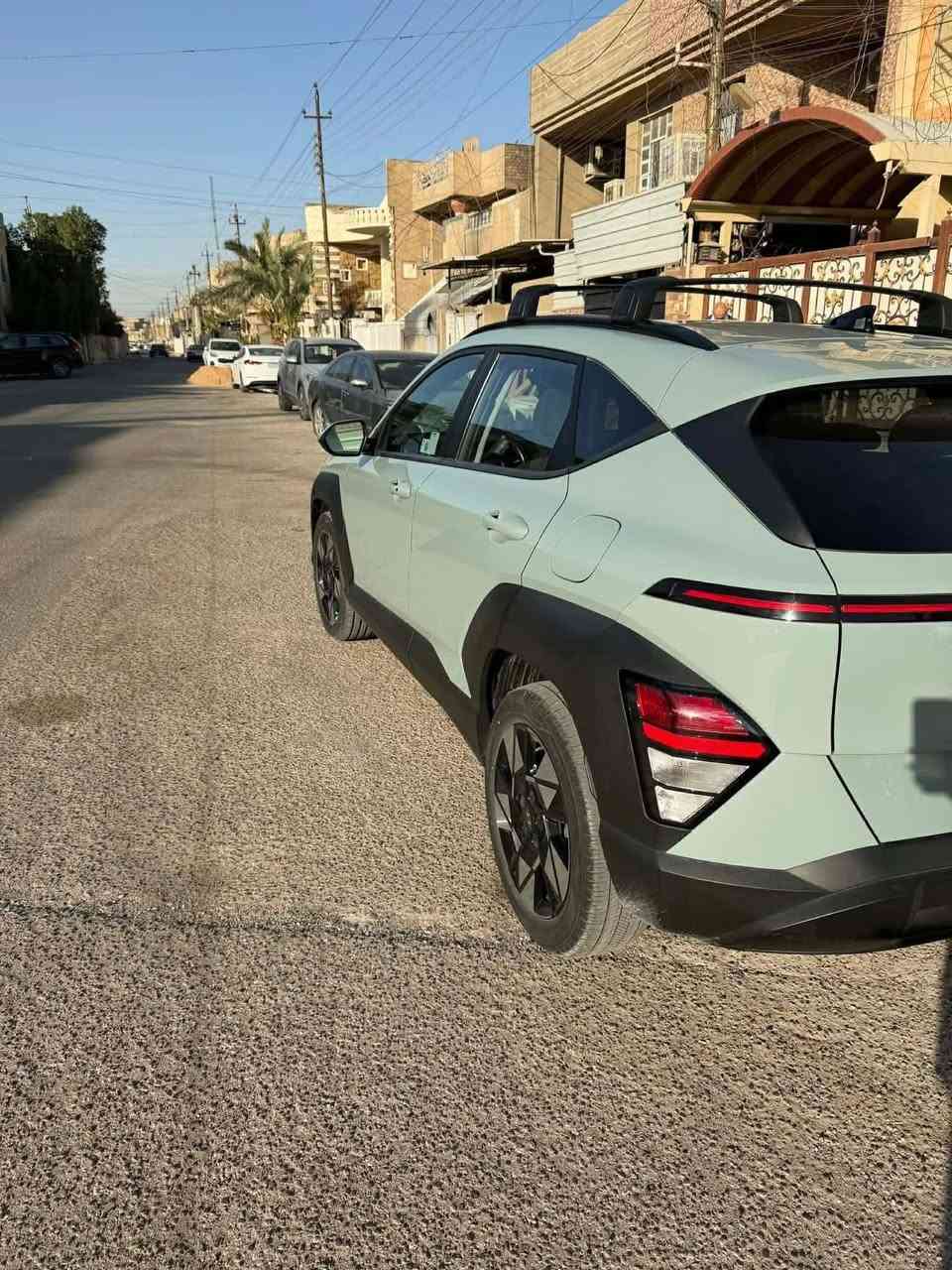 كونا 24 ماشيه 16 الف كيلو حادثها خشم البنيد فقط وصار عندي طخه بلباب اليمين الامامي وبدلتها بلاديه نفس اللون وموجوده الباب القديمه والباقي حتى من الشخط مكفول لغد شاصي مكفول 
رقم بغداد بأسمي 
موصفاتها بصمه شاشه متصله تبريد قطعتين كرسي كهرباء رادرات نقطه عمياء 
 السياره جديده بمعنه الكلمه 
محرك 2000
لونها مميز 
رقم بغداد 
مكانها بغداد السيديه 
السعر 180 وبيها مجال بسيط
للاستفسار ***********
