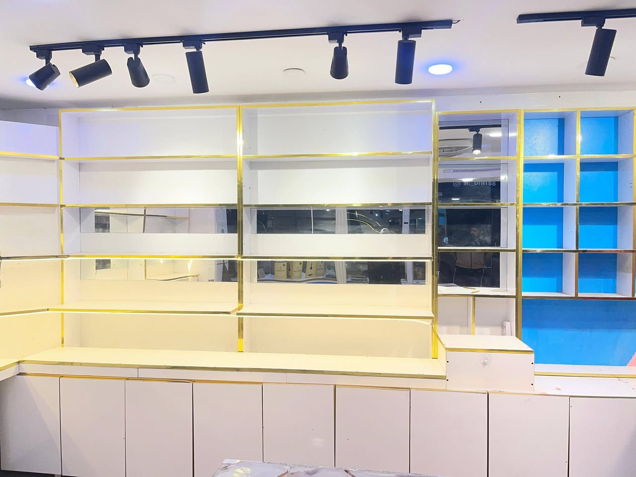 ديكور محل كرزات وحلويات كامل للبيع


**إذا كنت صاحب هذا الإعلان وتريد حذفه لأي سبب، رجاءا أرسل رسالة إلى الدعم الفني**