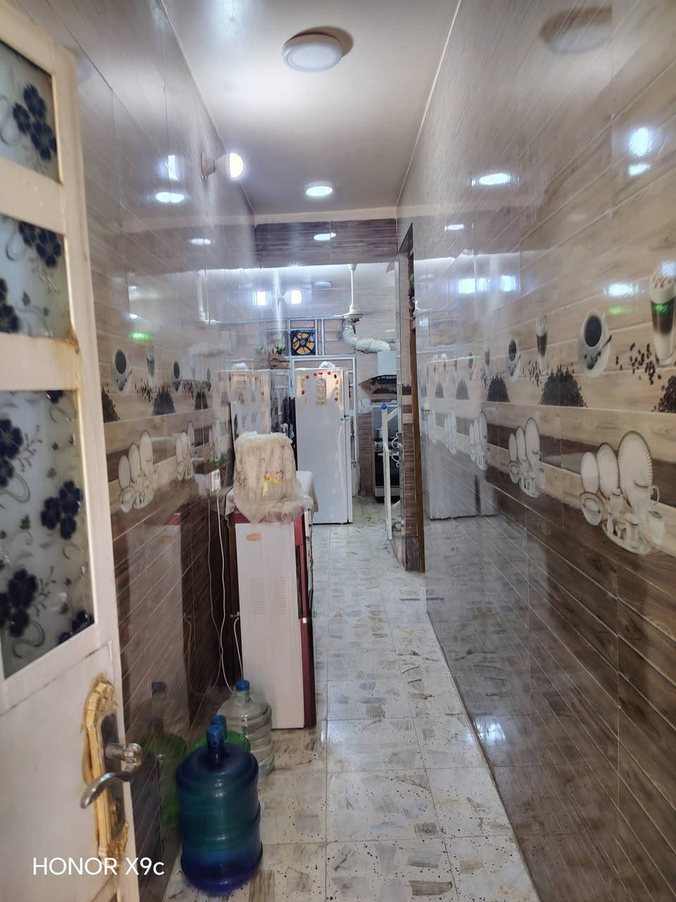 بيت للبيع 100متر5×20 الحسينية منطقة 4000 قرب ابو سنان الوكيل محلة 211 بيت بناء سنة 2019 عالي على الشارع موجود صور وفديو للبيت الي يرغب ادزهن خاص ***********
