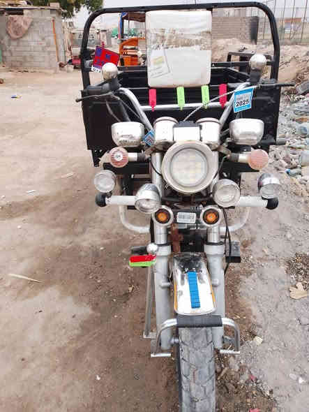 للبيع موديل 17 السعر 1,700 العنوان البصره القبله***********
