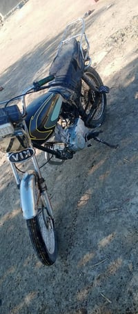 دراجه البيع 2018 كلك دراجه نضيفه السعر175 وبيه مجال الشراي يدلل رقم 07...