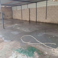 يوجد كراج للإيجار يرهم  فيتر او اي شي مساحته 200  الموقع  شارع 17 قرب ...