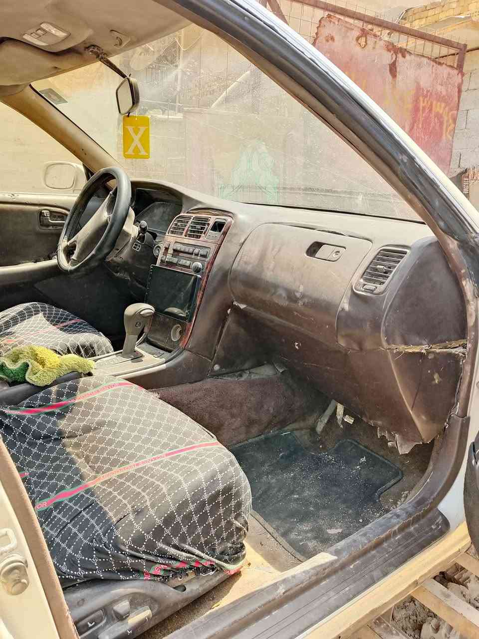 سلام عليكم سياره مارك البيع بيه كصه جنطه فقط تبريد ثلج مكينه وكير جدد رقم نكليزي بغداد سعر 45 وبيه مجال ***********
