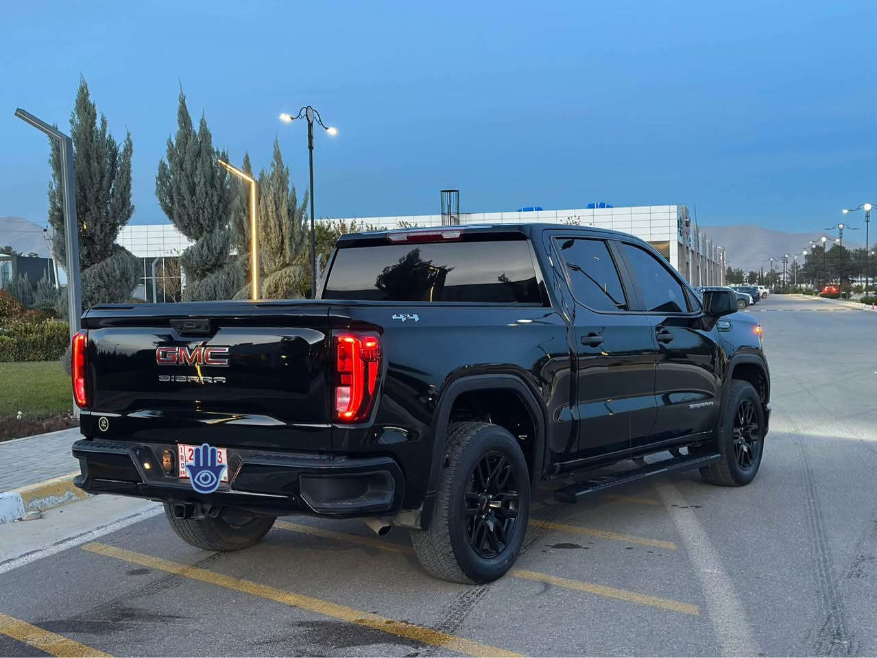 السلام علیکم 
GMC SIREEA ELEVATION (2024) 4X4 🔥

سیارە ماشیە: 9000 میل (ziro)🪬
سیارە محرک 8 سلندر ٥.٣ لتر 
سیارە نفس مکفولە حتا غیر نزل سبیر 
حتا کامل کتاب شریکە موجود
سیارە کیر محرک کل بشتر فحس
حتا دعامیە ل دعامیە بشرت فحس
((  ،، بصمە ،،   ،، رادار ،، شغال تشغیل عن بعد ،، کشنات کهربائی ،،  کامیرا و بعد هوایە مواصفات ))
(سیارە بدون سبغ بدون شخت سیارە نفس وکالە)

مکان سیارە سلیمانیە
٣٥٩$ بی مجال ✅

الاتصال:***********  📲 السليمانية, العراق
