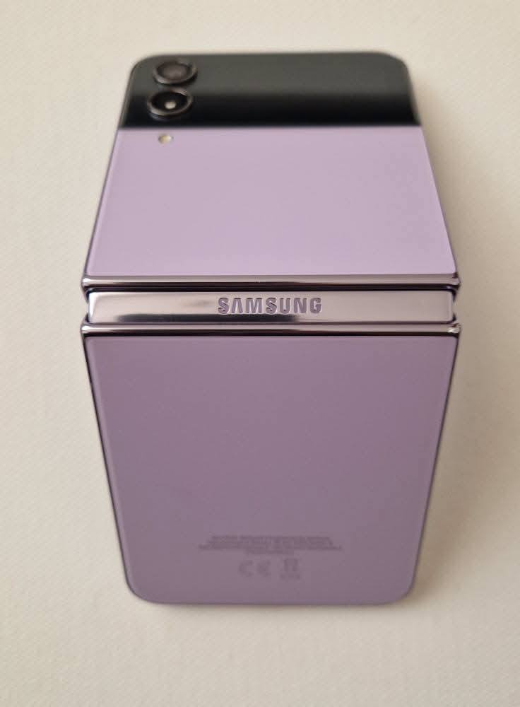 Samsung galaxy Z Flip 4
سامسونك زت فلب 4
 الجهاز قابل للطيي من سامسونج

ذاكره 256
نظافة 💯 
مكفول حتى من الشخط
استعمال اقل من شهر 
لون مميز وجديد

غراضه كامله مطابقة ملحقات كارتون +كيبل جديد
ضمان وكاله شركة الوطني سنتين

السعر 450 
مكاني كربلاء 

بيع او مراوس استفسار خاص او اتصال
***********
#ملاحظه  حتى لزكات مال شركه بيه 
ضد ماء والغبار كربلاء, العراق
