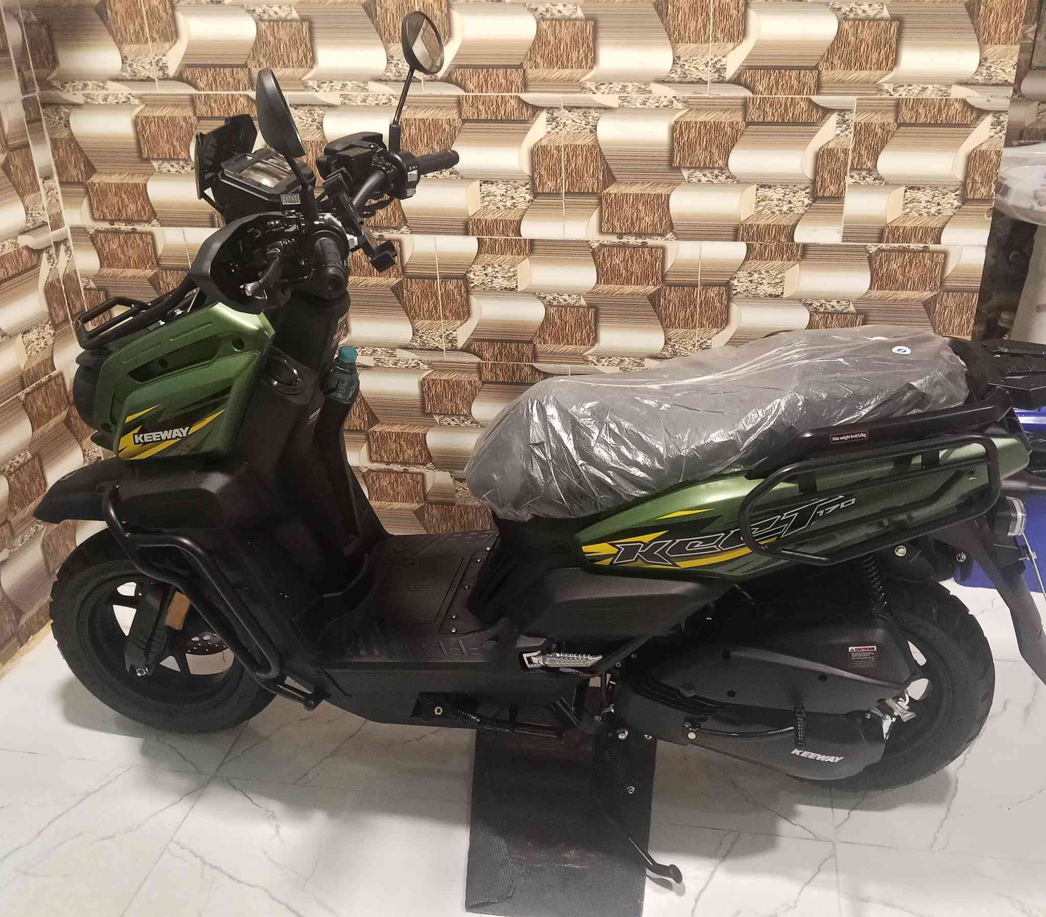 للبيع دراجه اباجي بانزين مو شحن ركز بانزين مكينه 170cc سيسي
مديل 2025
اسمها كيت الايطاليه رقم او سنويه انكليزي رقمها اربيل بسم الشريكه بعدها دراجه كلش جديده استعمال اقل الشهر  
البصره لبهادريه ابو الخصيب 
السعر 2250 مليونين او ربع 
عد الوكيل 2او نص 
رقم *********** 
ماخذها من شريكه . عجله الخليج بالجزائر اصیر 
او تكدر تتاكد من سعرها  او بيها ضمان اي عطل ست اشهر ع  الشريكه 
بيع مستعجل . السعر  قابل للتفاوض
