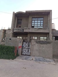 بيت للإيجار • طابق ونص • العدل الأولى