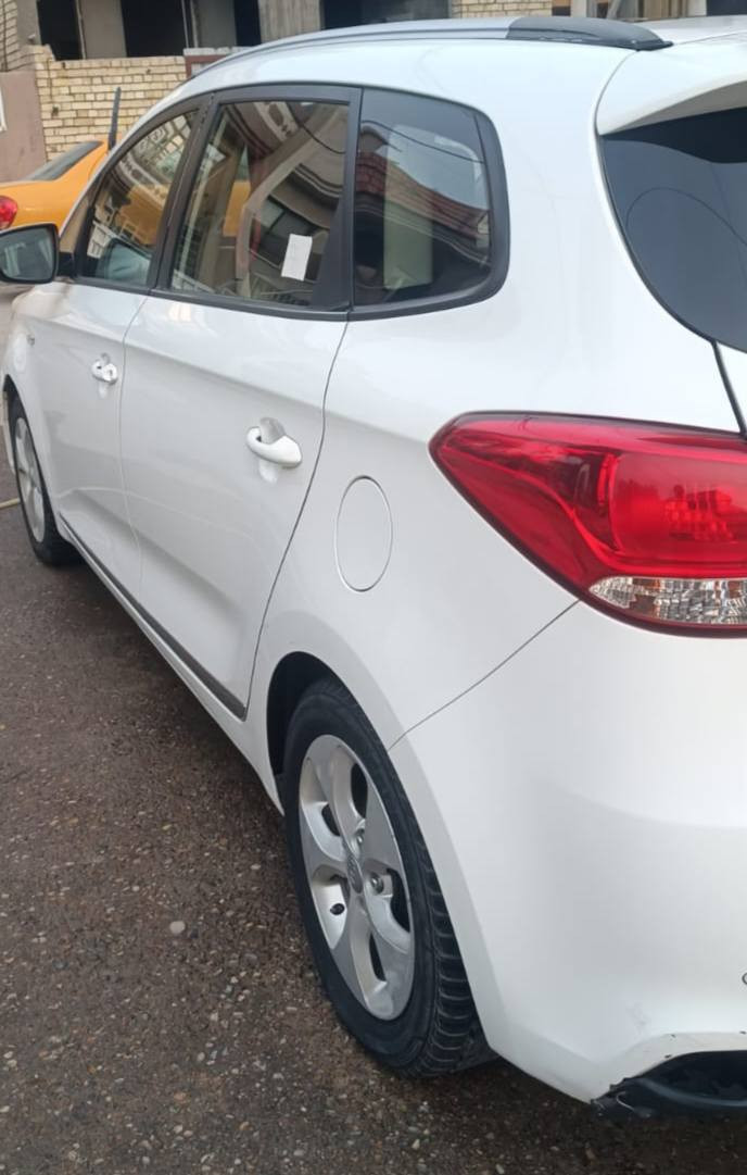 السلام عليكم كيا كارنز للبيع فقط بدون مراوس موديل 2014 خليجي سبعة راكب السيارة بدون حادث والسونار مرفق مع الصور مكينة 2000 ماشية 95000 الف وقابلة للزيادة مكينة مبدل كازكيت فقط سعر 142 ورقة مكان السيارة الدورة للاتصال ***********
