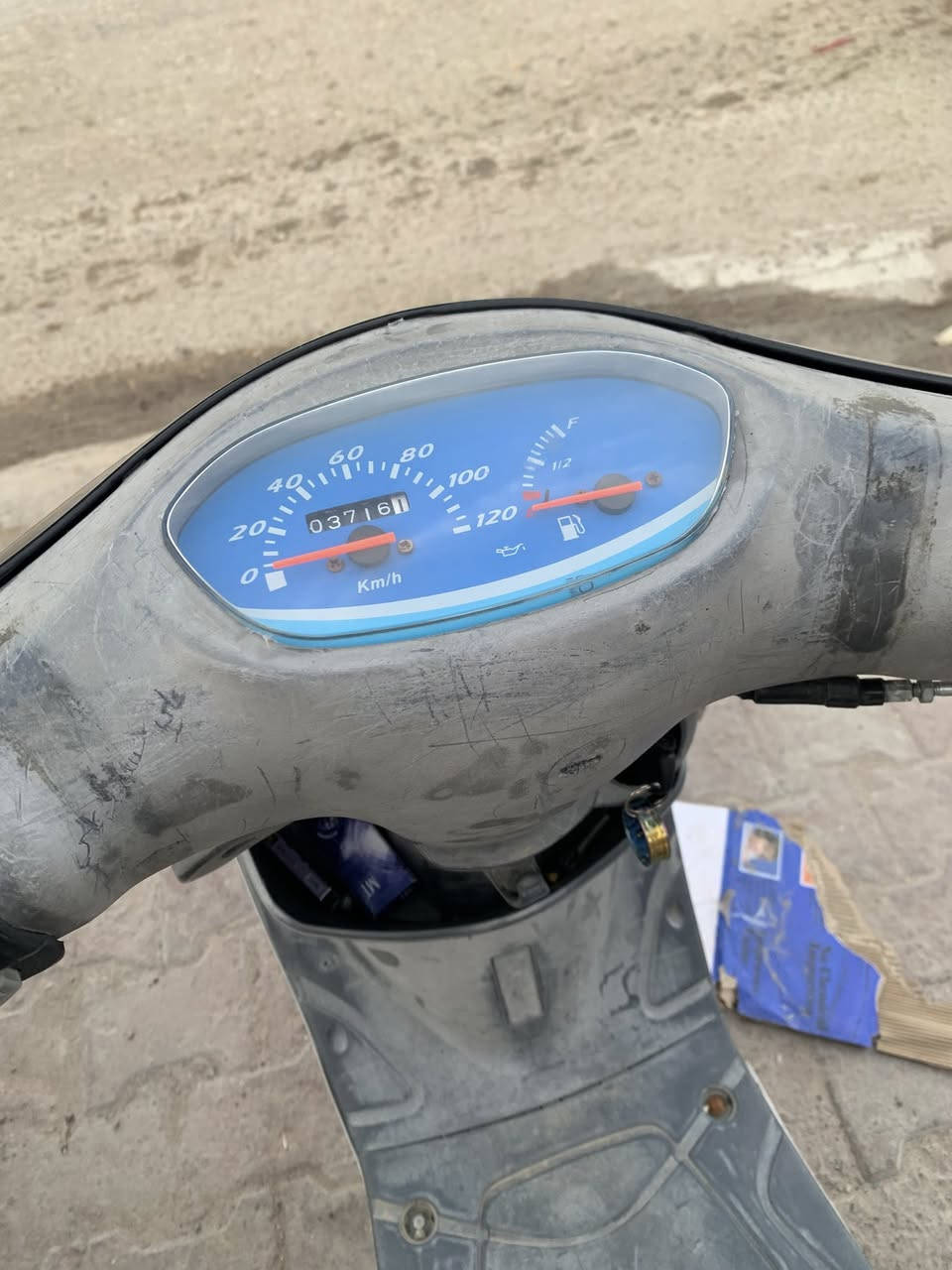 سلام عليكم ماكس منغولي مكينه٤٩ مامفتوحه دراجه حلوه شلعه ومعدل نكره بكل وقت هندر وسلف شغال دراجه كلها بلاديه بس صالنصه وسلف مبدل مكينه خرسه لا نضوح ولا تبخير شراي اتصل سعرها ٦٥٠ وبيها مجال حك لجيه ***********
