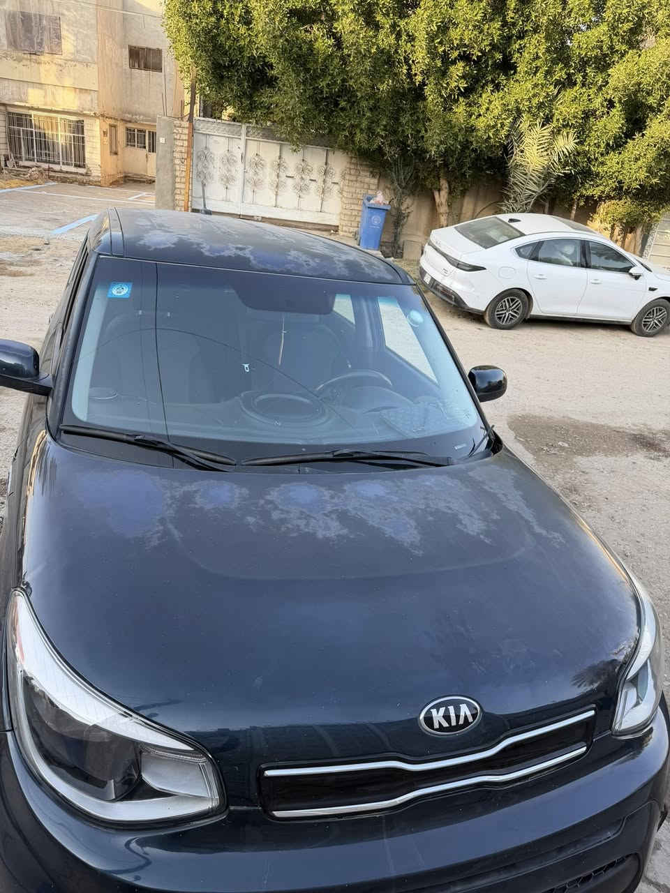 السلام عليكم صول 2017 وارد امريكي فول مواصفات عدا الفتحة  تحكم ستيرن مثبت سرعة شاشة  كامرة خلفية بيها قطعة وحدة صبغ جاملغ عكس السايق القمارة والبنيد جارد صور حادثها مال امريكا موجود معدل بارد على وضعة مبدل محرك جديد قبل ٤ اشهر ماشية حاليا ١٢٦٦٠٠ ميل بس السيارة رزنة وكلشي بيها جاهز مناقصها اي شي صدر جديد الداخل نظيف  السعر ١١٥ للتواصل *********** ممتواجد على الفيس
