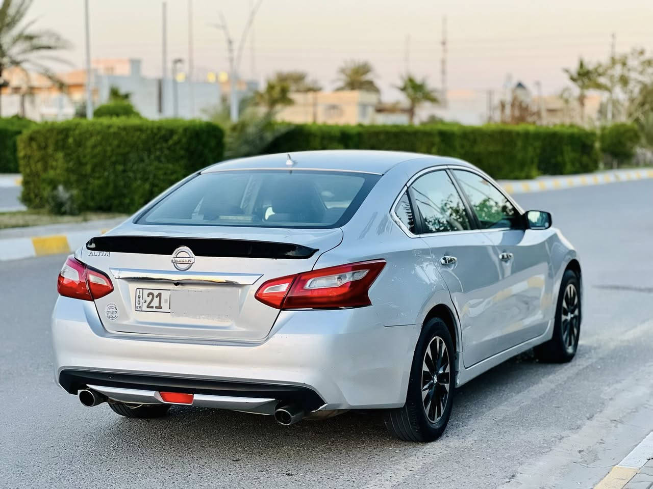 السلام عليكم..اعتذر عن الاقساط والوعدة..
للبيع بسعر مناسب جداً 96..
نيسان التيما 2016 لون سلفر 
رقم سليمانية دولي سنوية جديدة شرط التحويل…سيارة فول مواصفات عدى السلايت بصمة تشغيل ويل كب كروم 
بلاجكتور شركة تحكم ستيرن جهتين…
كير ومحرك شرط صدر جديد طخم تاير جديد تبريد ثلج…
محرك 4/2500سلندر مامفتوح 
سيارة بيها جاملغ خلفي وجنطة بدون دواخل بدون ايرباك/بجم كبس 
السعر 96 وبيها مجال 
مكاني صلاح الدين تكريت 
***********
***********
