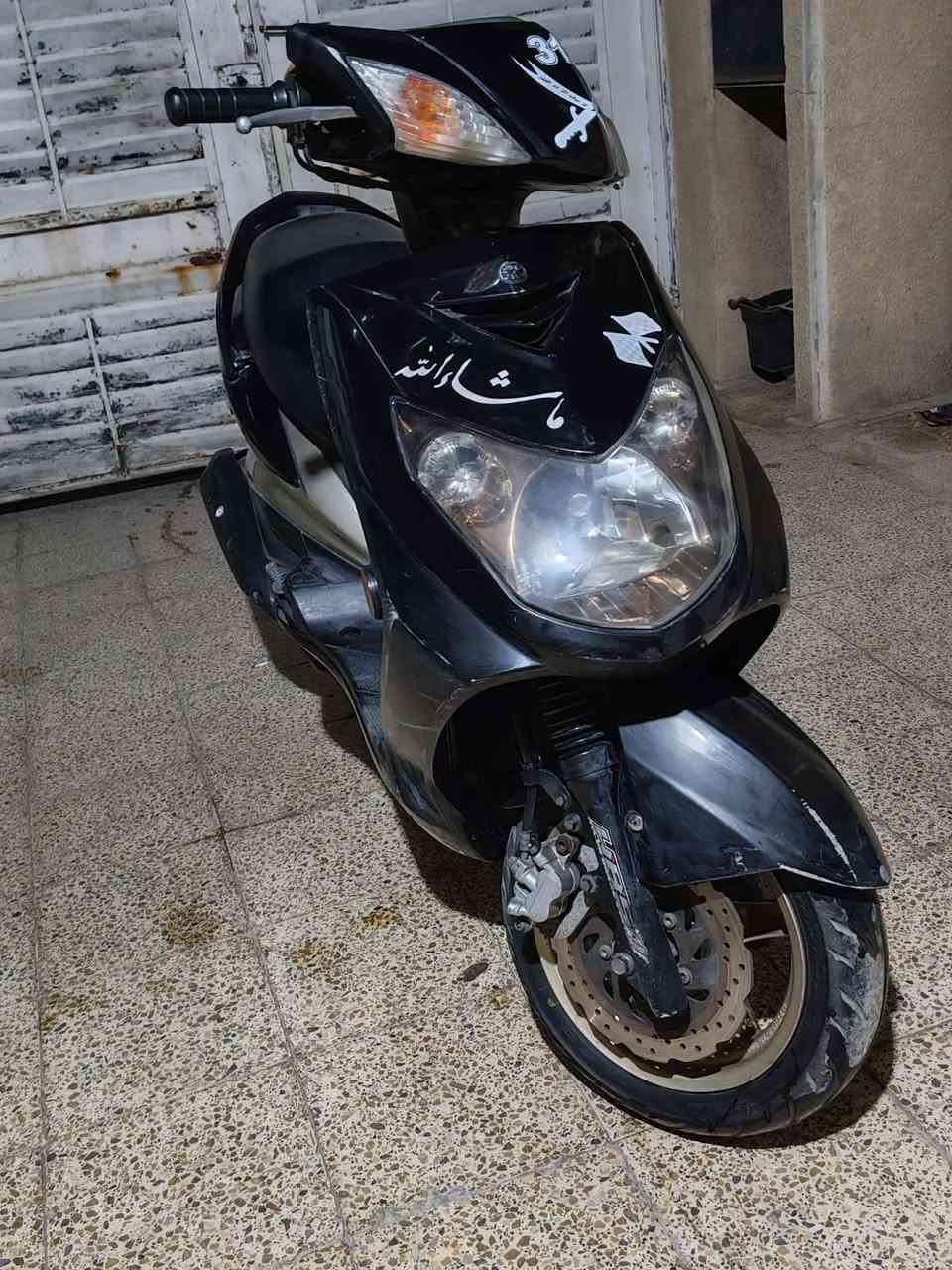 السلام عليكم سكنس فحل نوزل طلاعات اعلة فئة بلسكنس فئة الكولد دراجة خير من اللة مكينة بلجيس كفرات بيهن شخوط خفيفة جاي وياهة كلج امامي رياضي  السعر ٨٠٠وبيهة مجال رقم ***********

