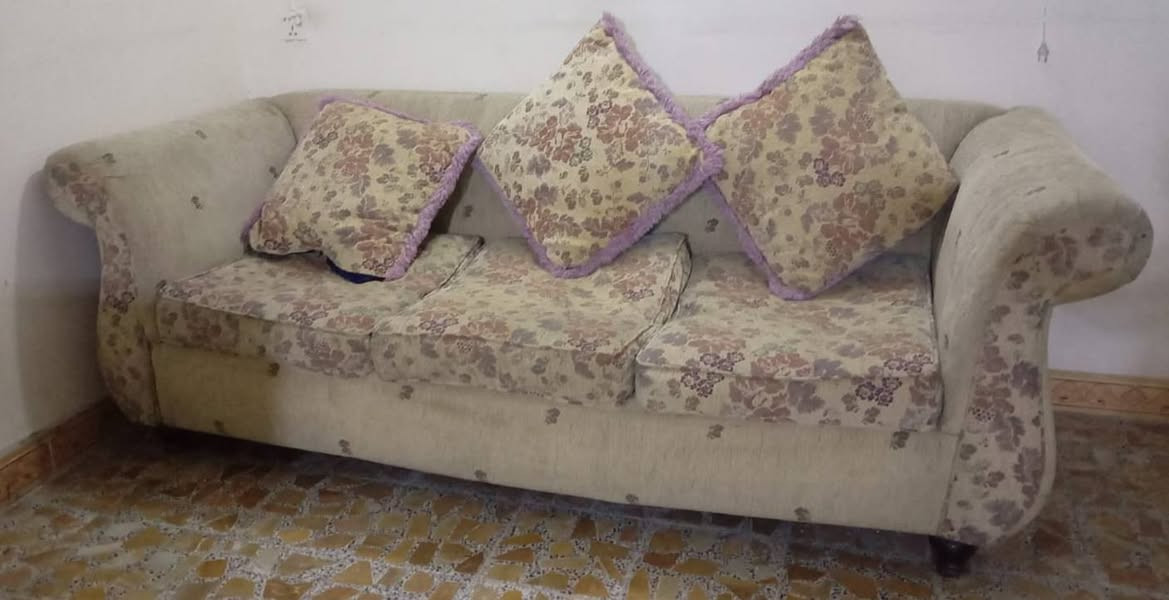 تخم للبيع السعر ١٠٠ وبي مجال


**إذا كنت صاحب هذا الإعلان وتريد حذفه لأي سبب، رجاءا أرسل رسالة إلى الدعم الفني**