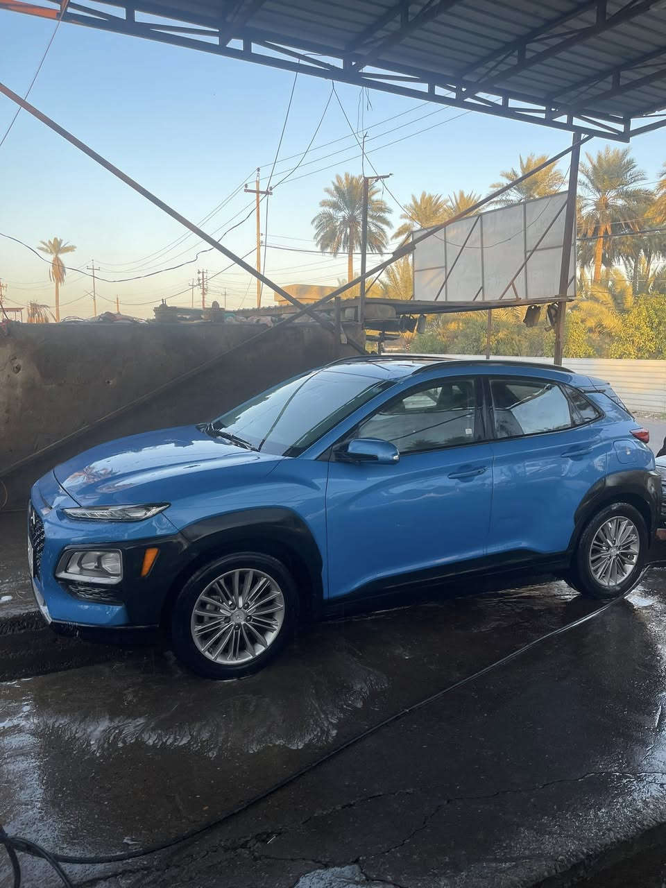 سلام عليكم 

متاح سياره Kona 
2018  فول مواصفات 
  ضربته بسيطه بل باب شخخط لا اكثر      
      سياره خير من الله 
***********
