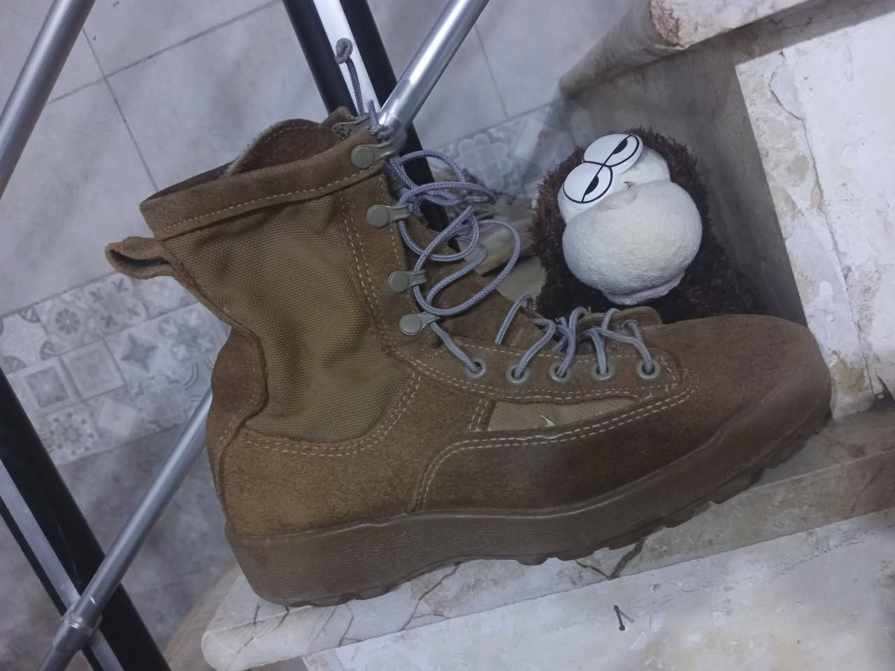 بسطال برطاني اصلي قياس 40 السعر 75 بغداد الزعفرانية وات ساب موجود ***********
