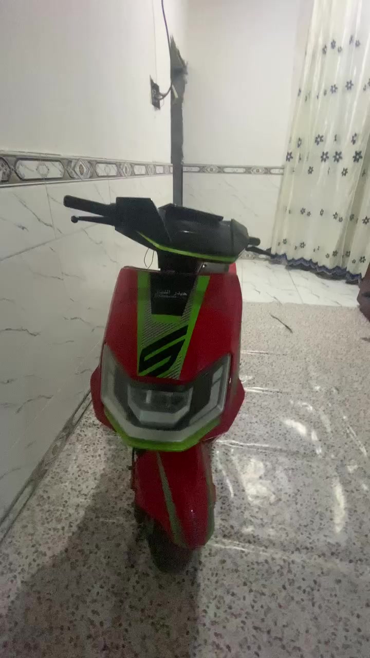السلام عليكم دراجه شحن شتريته بمليون وميه وريده ٥٠٠ وبيه مجال   هيه6باتريات بس واحد عطلان مستعجل كلش ليريد يجي خاص الرقم***********

