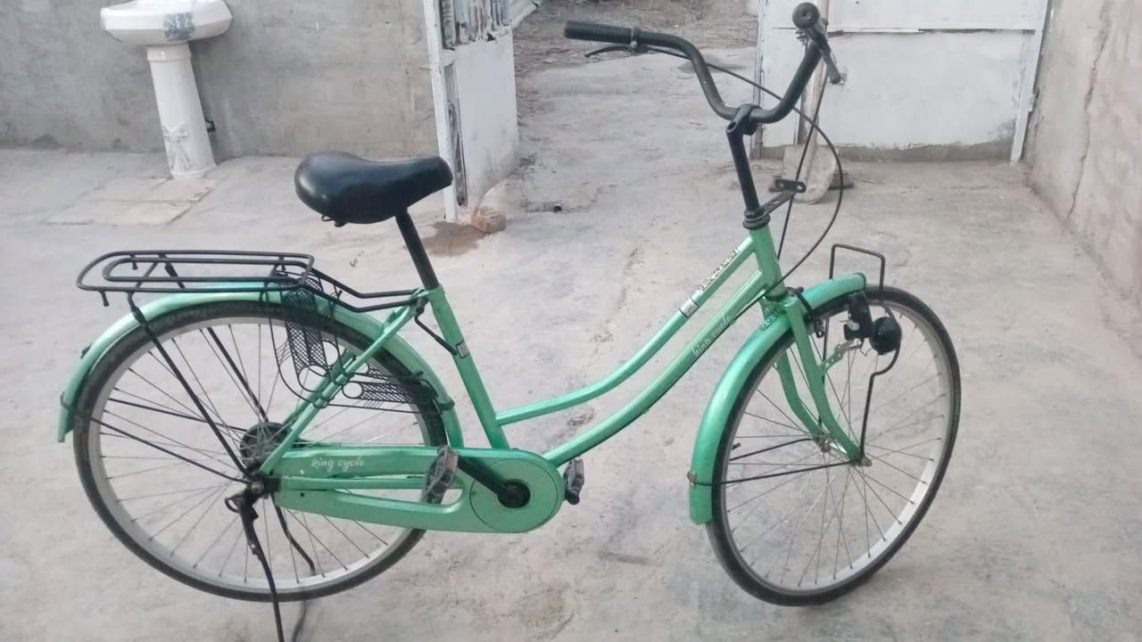 بايسكل
السعر 100وبي مجال 
العنوان بغداد الخطيب
لتواصل :***********
