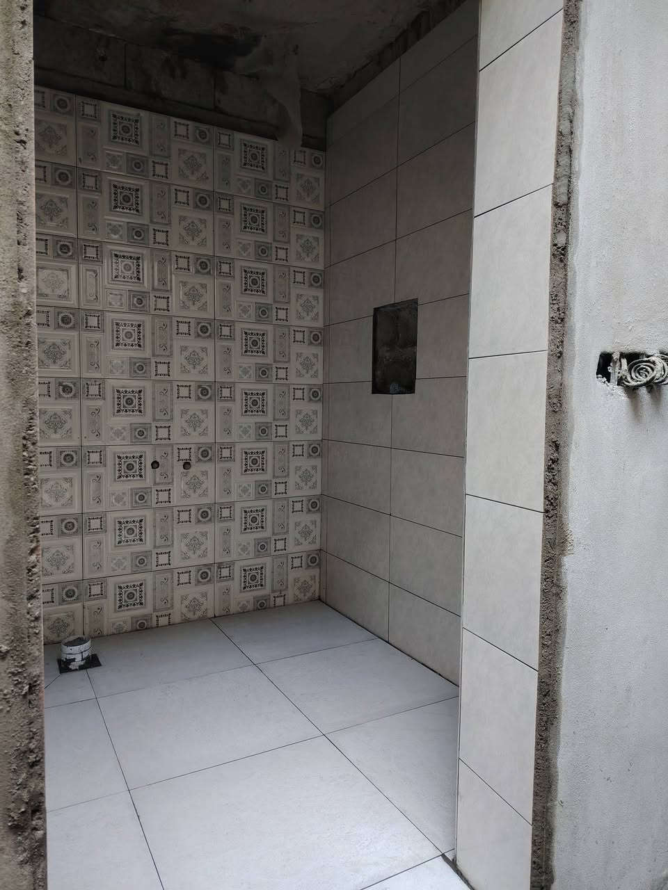 سلام عليكم اخواني اسطه سراميك وكاشي وشغل درجه اولى بسعر مناسب شرط كبان ليزر ومتفرغ حالين وهاذه رقمي ***********
