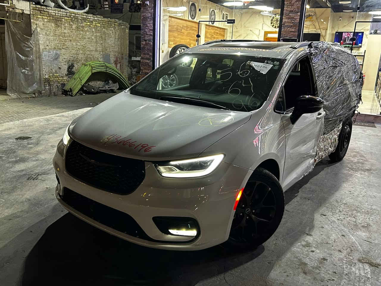 السلام عليكم 

باسفيكا 2025 لمتدد 

لون ابيض 

السياره مليانه مواصفات فول للاخير 

بانوراما كشنات تدفئه تبريد  الكشنات الاثنين كهربائيه 

ماشيه 27000 مايل

دخول جديد كتاب شهداد بغداد 

تباع على حادثها موضح في الصور 

للاتصال 

***********

العنوان بغداد حي القاهره
