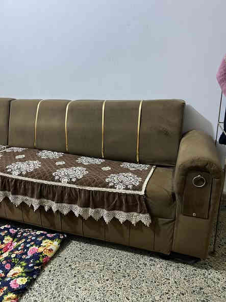 السلام عليكم ديوان تخم عشر مقاعد نظيف للبيع سعره ١٧٥ الف و بي مجال
واتساب ***********
