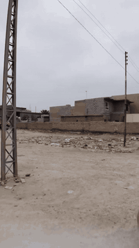 للايجار للايجار 
اربع قطعه تجاريه عل شارع العام يصلح غسيل سيارات او شيء اخر للاستفسار اكثر مراجعه مكتب الصفاء للعقار حي الافراز ***********
