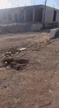 يوجد قطع اراضي سند 25
ماء كهرباء تبليط /تقسيم حسب الطلب /***********
