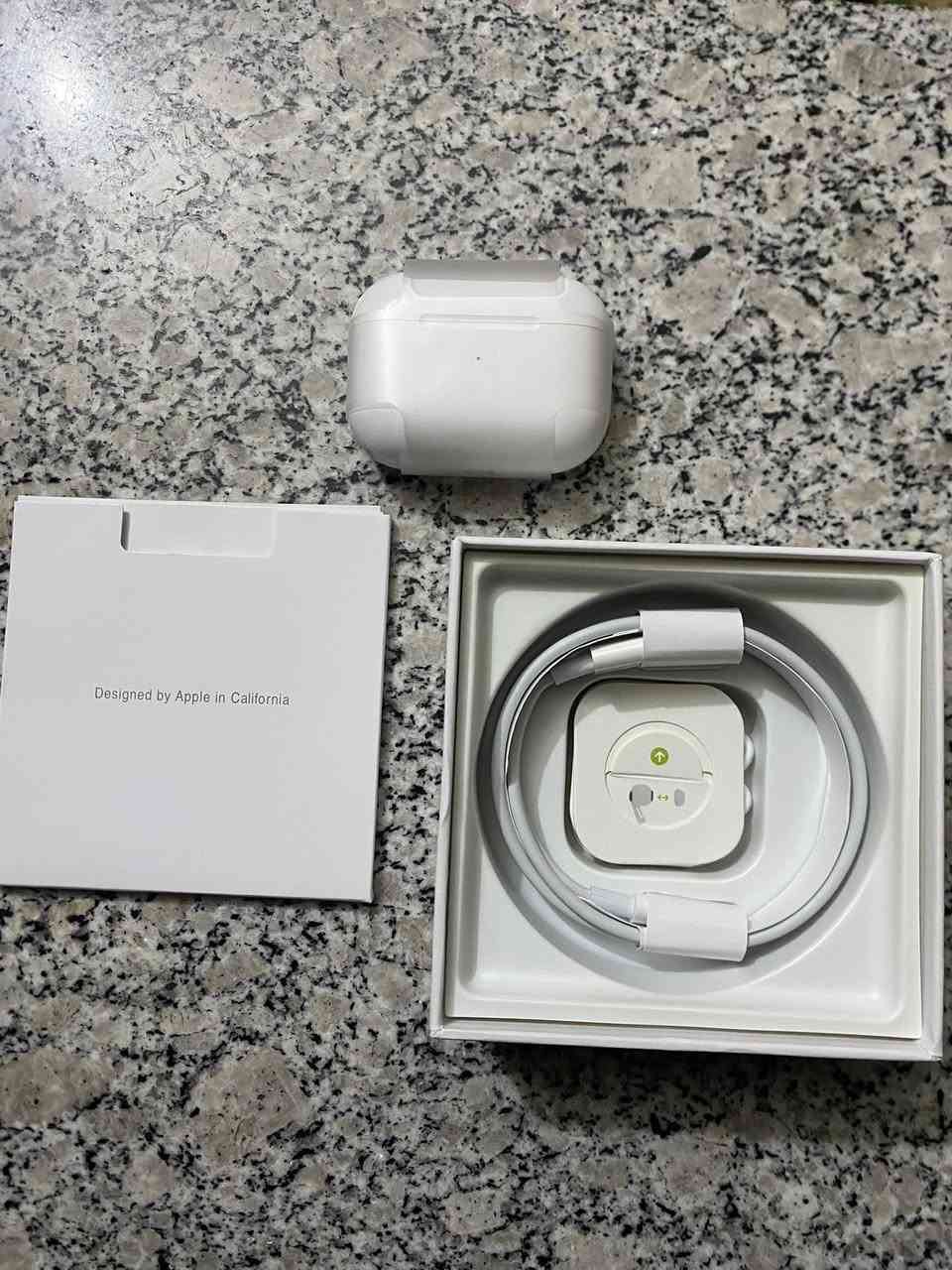 السلام عليكم للبيع سماعه ماستر ام الضمان ابل اصليه امريكيه USA ابل برو سماعه ذكيه ابيع عل فحص ) سعر ١٣٠ الف عنوان بغداد ساحه عدن ماتواجد عل فيس *********** وتساب
