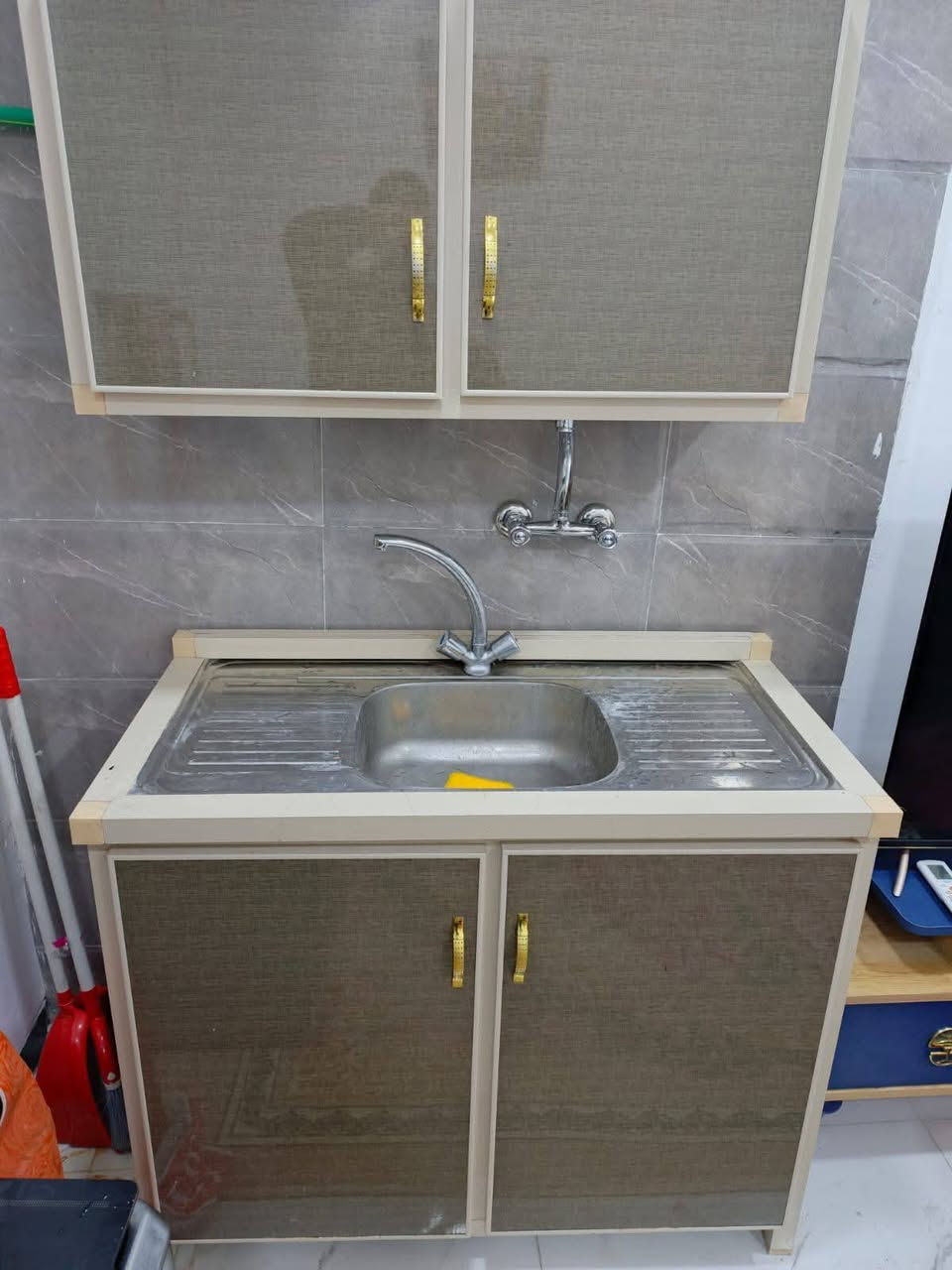 السلام عليكم اغراض بيت للبيع نظافه فول ***********بغداد مدينة الصدر
