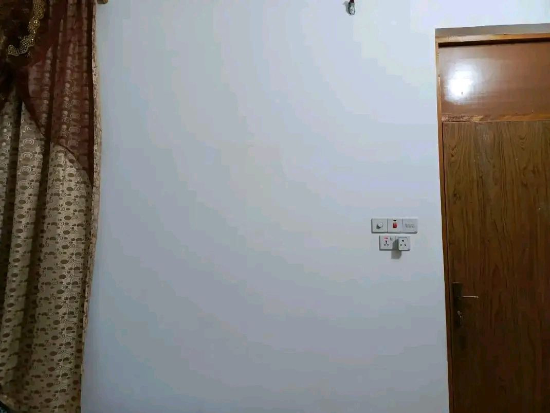 دار للبيع 100متر خلفي طابو بناء طابوق صب كونكريت المكان قطع الحشد السعر 70 
***********
