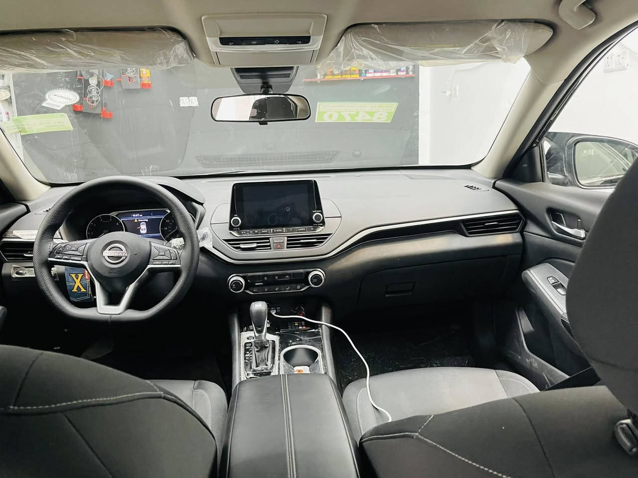 نیسان التیما SV
مودیل :2024
سیارە حلوە و کاعدە بدون مصرف 
رقم و سنویە جدید لحد 2030 باسمي
سیارە بیها ضرر فقط شبر بونیت صبخ و شبر تعدیل بل جاملغ بدون دواخل 
سیارە ماشیە 42 مایل  
گیر و محرك بشرط بدون صرف و بوخار 
مکان سیارە کرکوک 
السعر:165 
***********
