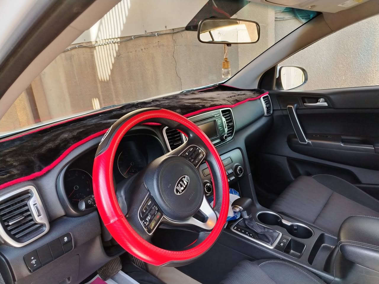 كيا سبورتج 2019
وارد امريكي
مواصفات عاديه 
داخله كلين بدون حادث 
محرك 2400gdi
ماشيه 110
صور أمريكا مع المنشور
السعر165 بيها مجال
العنوان بغداد الغزاليه
للاتصال ***********
