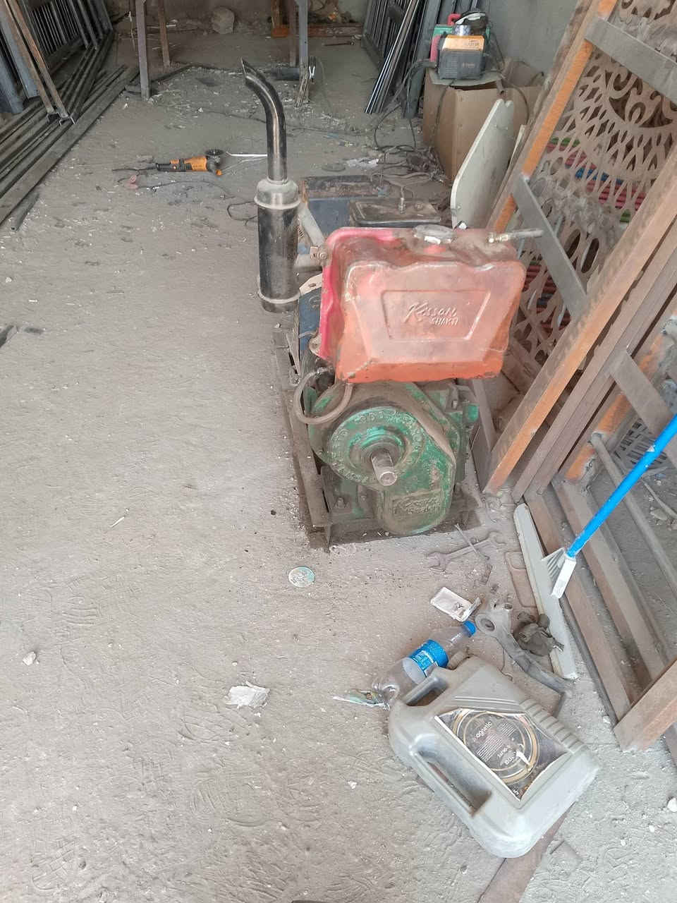 مولد للبيع دويز 10 كلش نضيف جاهز شغال نص هندر  ملف نحاس  10 كيفي  المحرك ع شركه ما مفتوح السعر 550 مكان بابل الخميسيه  اتصل***********
