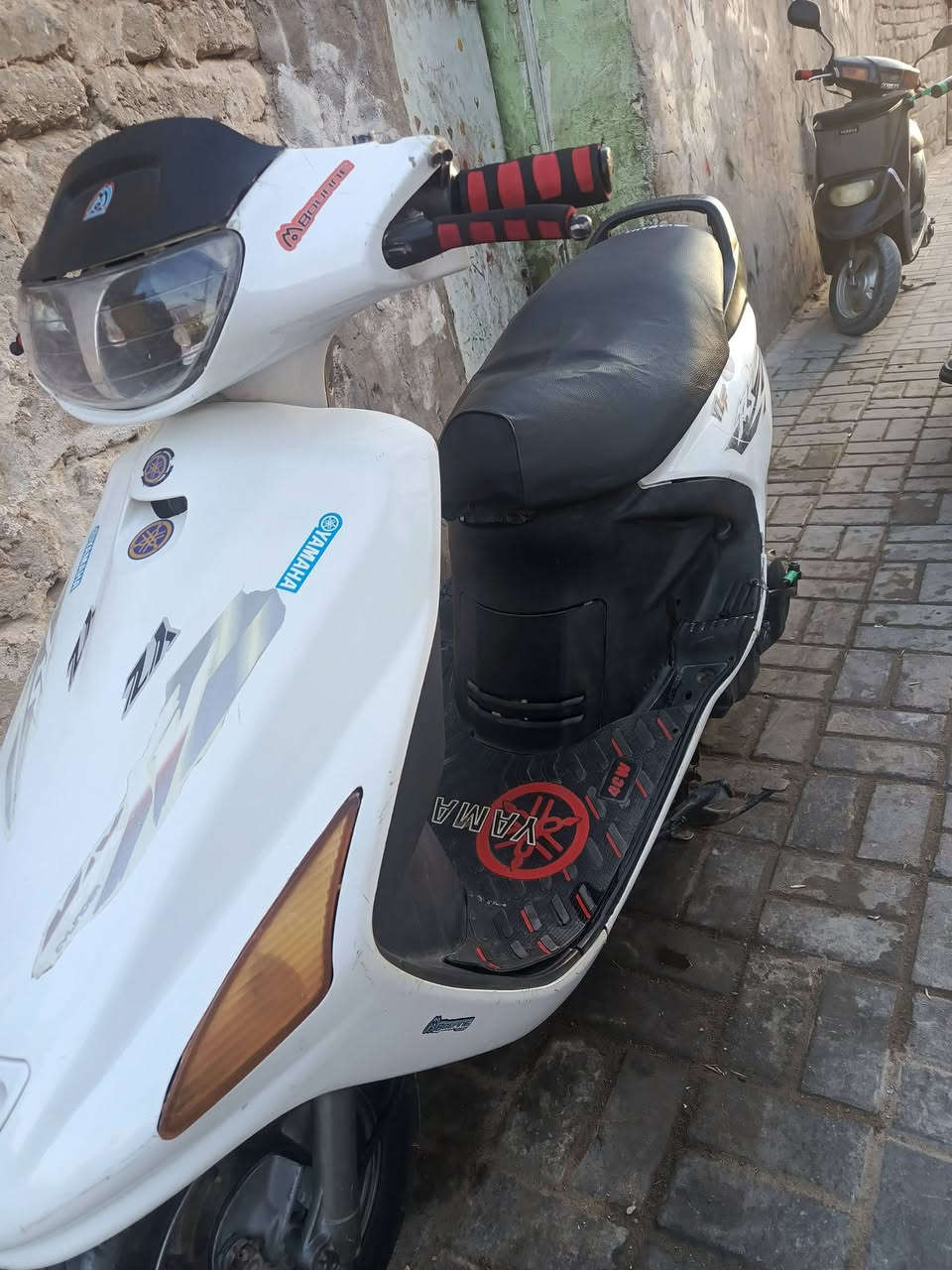 سلام عليكم درجة للبيع حلوه كله شغال سلف وهندر كهربيات شغال محرك ناعمة مفتوحة مره واحده الدراجة اسمه فراشة 🦋 بس والله الدراجة حاوي مكاني كربلاء حي الغدير يم الصورة سعره 250 الرقم ***********
